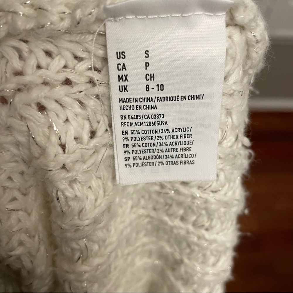 American Eagle Outfitters Off-White V-Neck Sweater - Picture 5 of 7